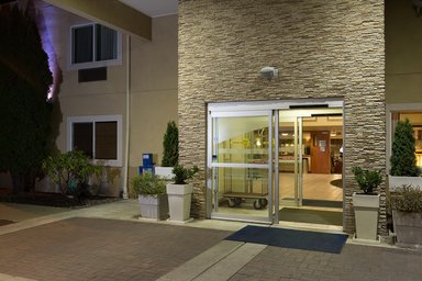 Hotel HOLIDAY INN EXPRESS & SUITES BURLINGTON