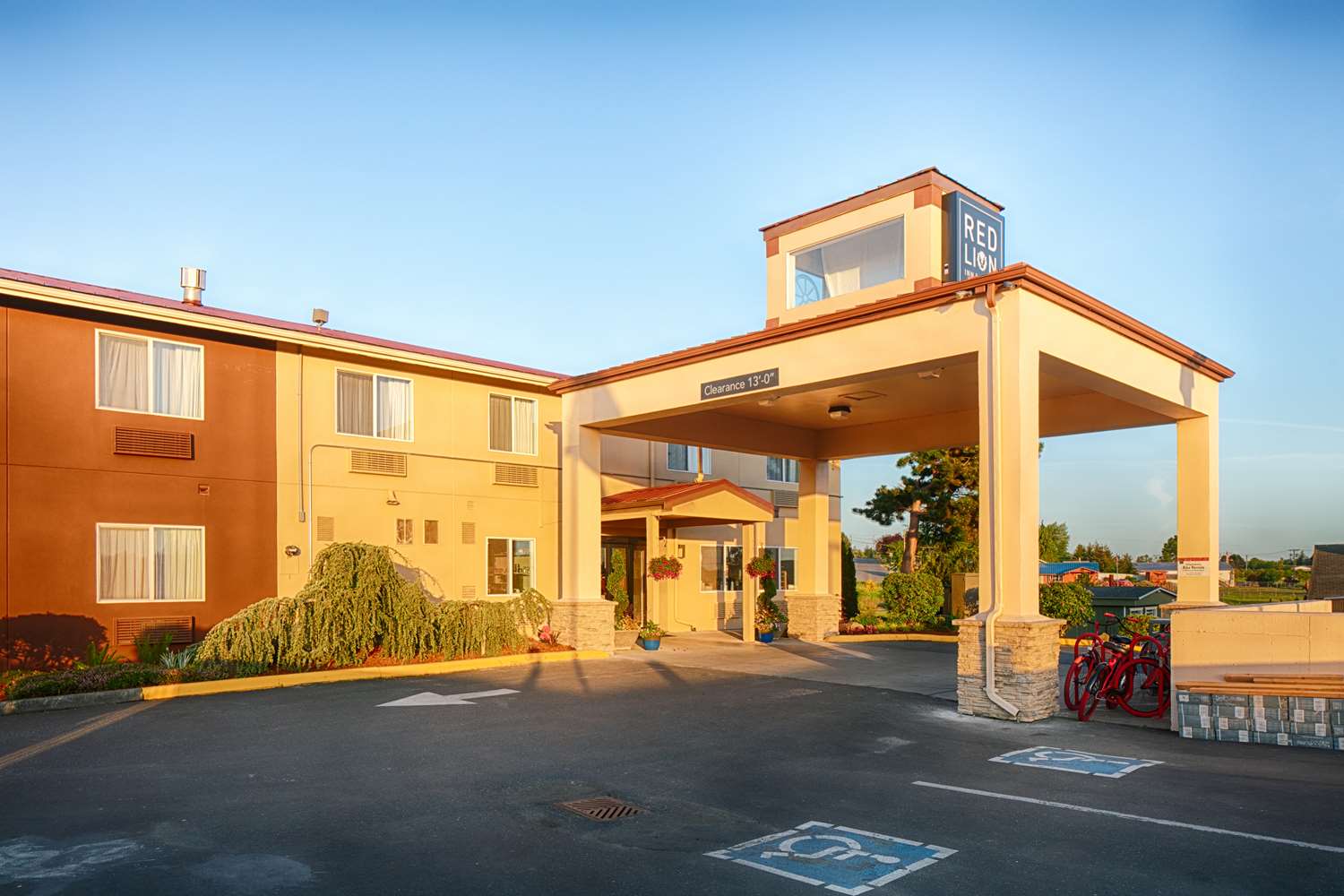 Hotel RED LION INN & SUITES SEQUIM