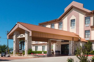 Hotel QUALITY INN & SUITES BUDA
