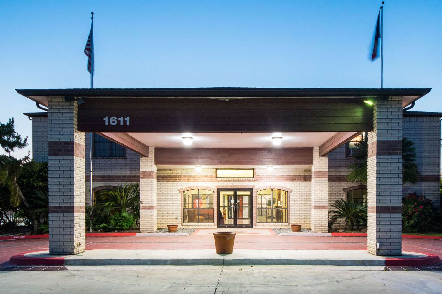 Hotel QUALITY INN UNIVERSITY NEAR DOWNTOWN