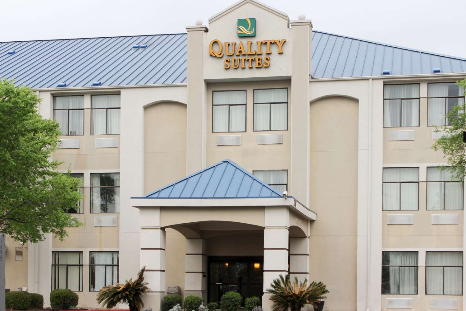 Hotel QUALITY SUITES SOUTH