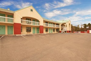 Hotel AMERICAS BEST VALUE INN AND SUITES MOBILE