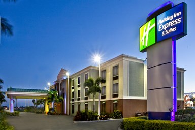 Hotel HOLIDAY INN EXPRESS & SUITES CLEWISTON