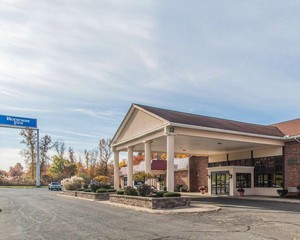 Hotel RODEWAY INN AND SUITES BRADLEY AIRP