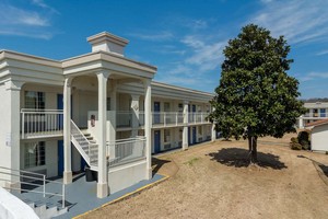 Hotel MOTEL 6 CALHOUN GA