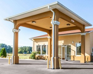 Hotel QUALITY INN & SUITES