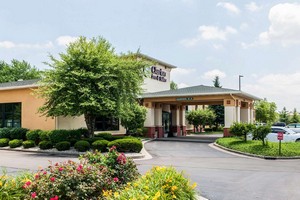 Hotel CLARION INN & SUITES NORTHWEST