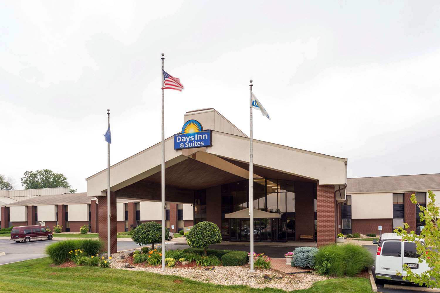 Hotel DAYS INN & SUITES NORTHWEST INDIANAPOLIS