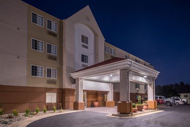 Hotel CANDLEWOOD SUITES TOPEKA WEST