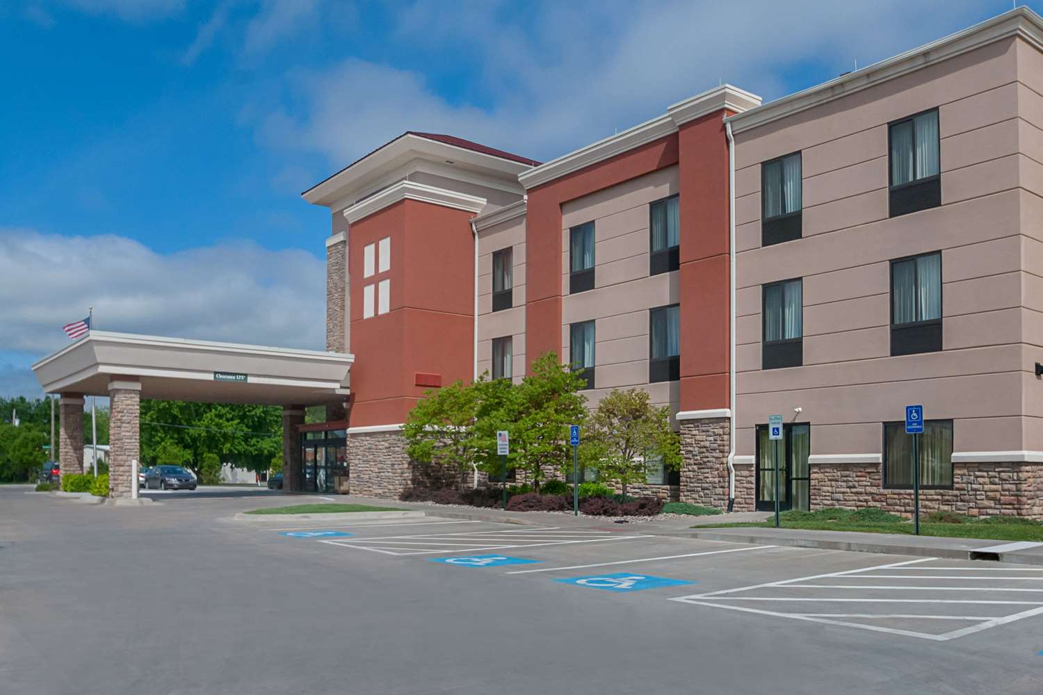 Hotel COMFORT SUITES MANHATTAN