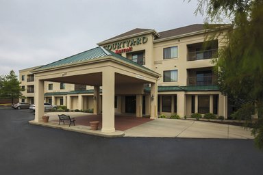 Hotel COURTYARD TOPEKA