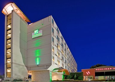 Hotel HOLIDAY INN MANHATTAN AT THE CAMPUS