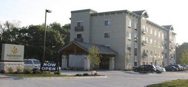 Hotel PARKWOOD INN AND SUITES