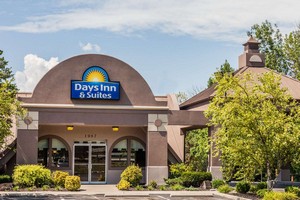 Hotel DAYS INN & SUITES BY WYNDHAM, LEXINGTON