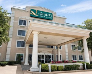 Hotel QUALITY INN & SUITES