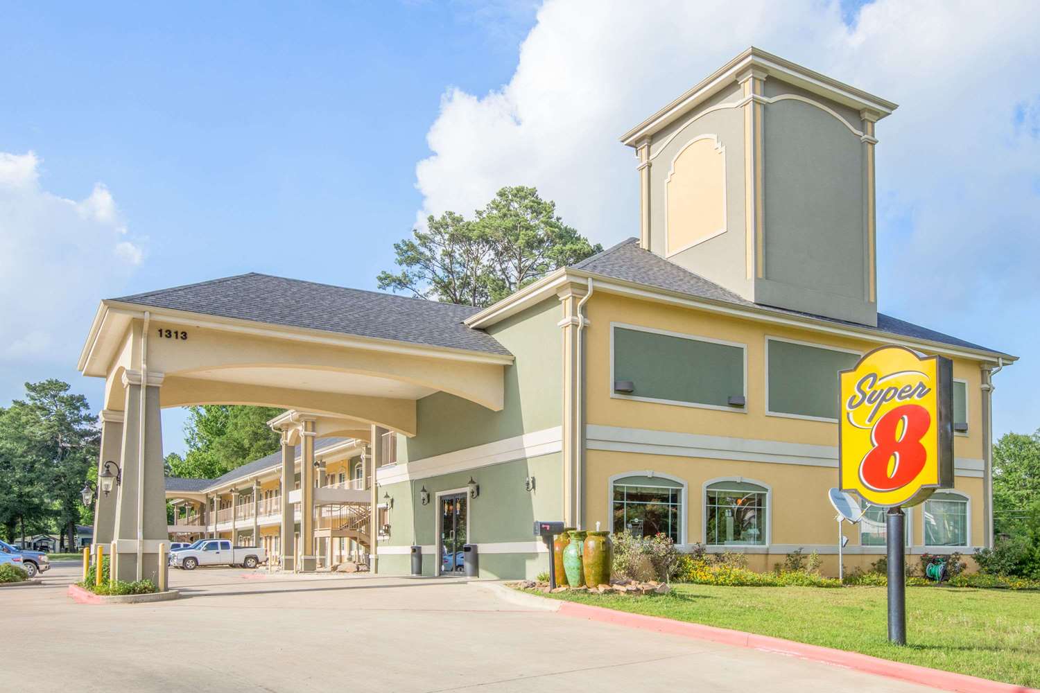 Hotel SUPER 8 MANSFIELD LA