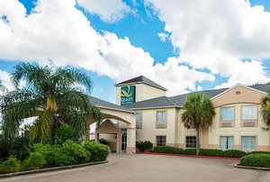 Hotel QUALITY INN & SUITES