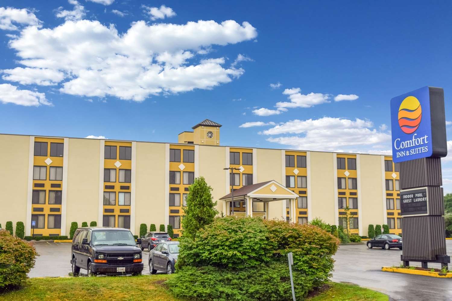 Hotel COMFORT INN & SUITES FALL RIVER