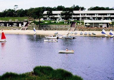 Hotel GREEN HARBOR WATERFRONT LODGING