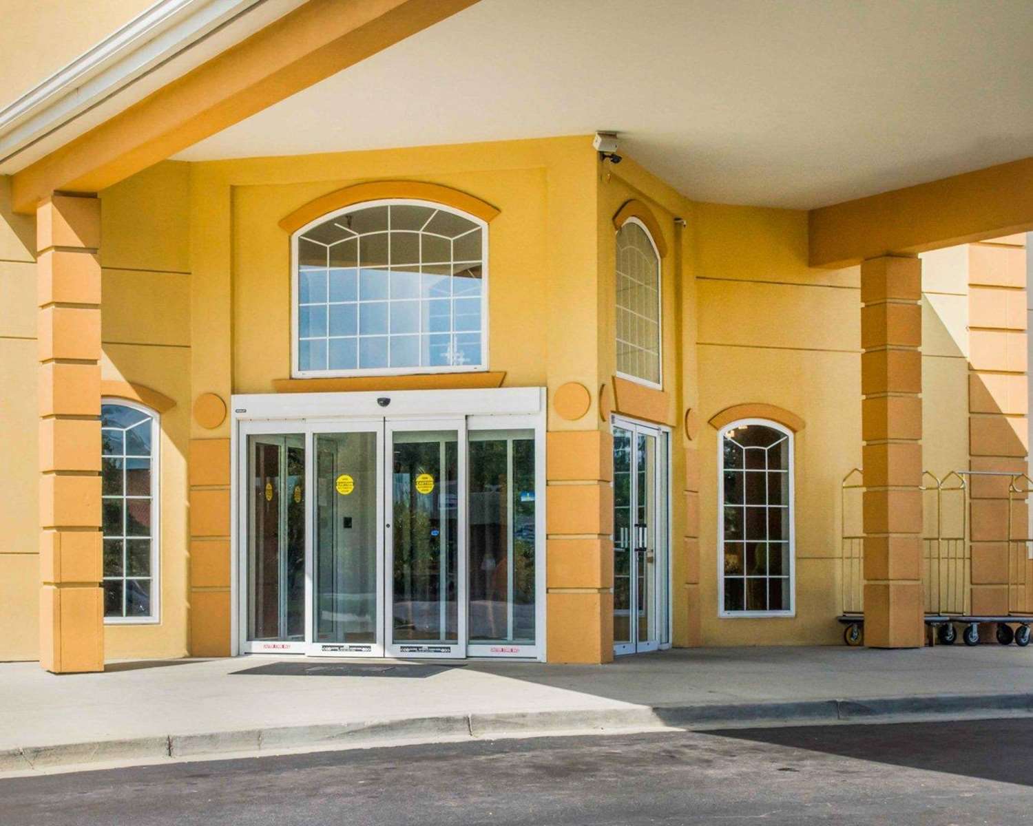 Hotel COMFORT SUITES WALDORF