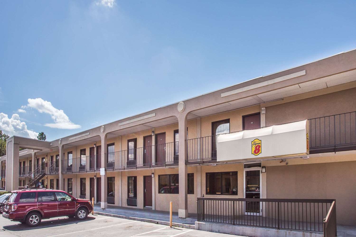 Hotel SUPER 8 CAMP SPRINGS/ANDREWS AFB DC AREA