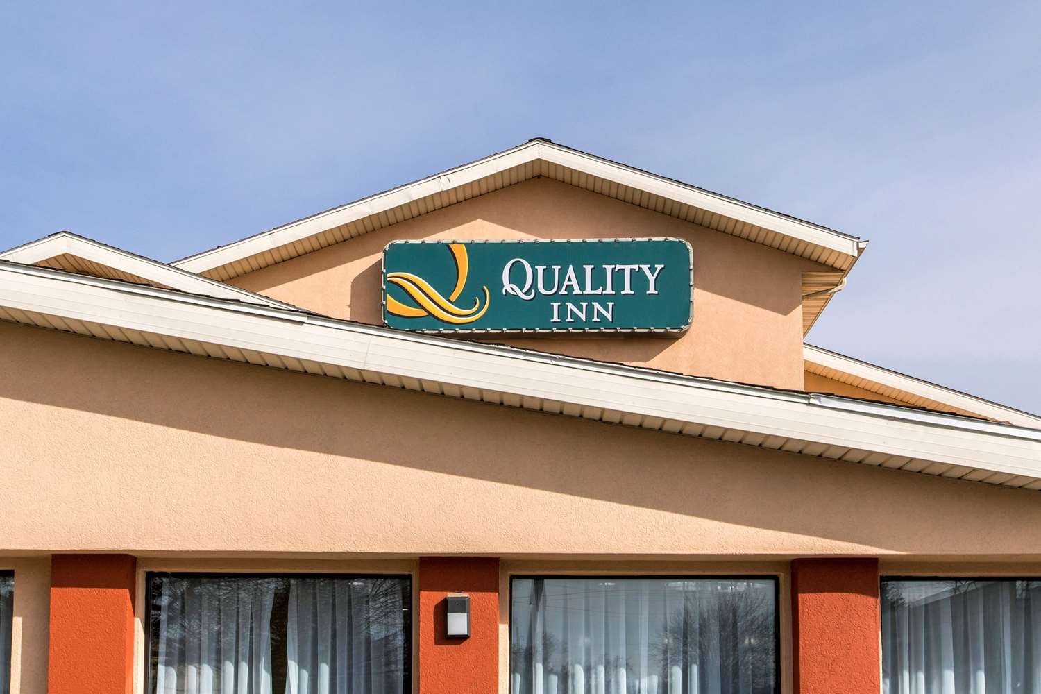 Hotel QUALITY INN