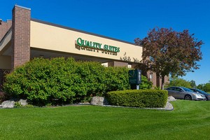 Hotel QUALITY SUITES LANSING