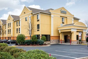Hotel COMFORT INN & SUITES SMYRNA
