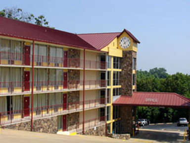 Hotel OZARK MOUNTAIN INN