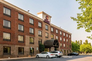 Hotel CLARION INN & SUITES CORNELIUS