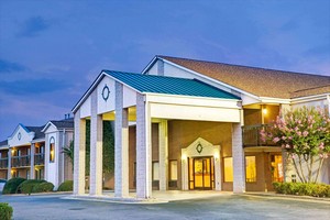 Hotel DAYS INN MOORESVILLE LAKE NORMAN
