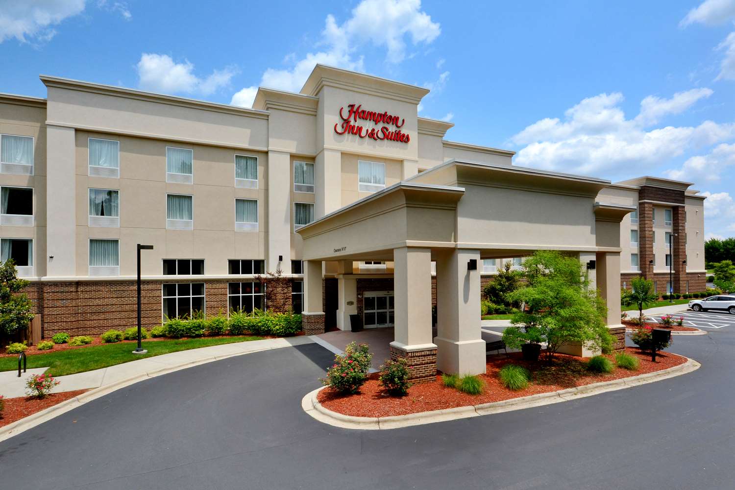 Hotel HAMPTON INN AND SUITES HUNTERSVILLE