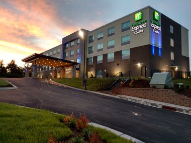 Hotel HOLIDAY INN EXPRESS & SUITES CHARLOTTE NE - UNIVERSITY AREA