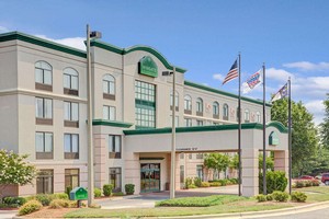 Hotel WINGATE BY WYNDHAM MOORESVILLE