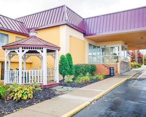 Hotel CLARION INN & SUITES FAIRGROUNDS