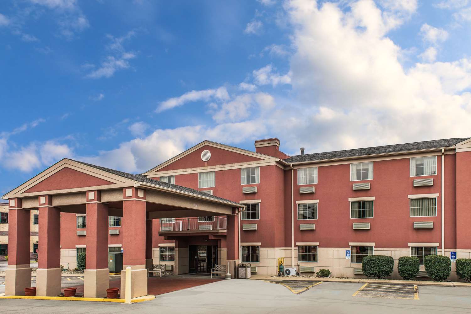 Hotel COMFORT INN WEST MIFFLIN
