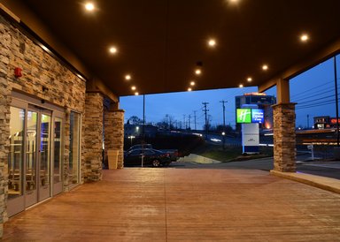 Hotel HOLIDAY INN EXPRESS & SUITES PITTSBURGH - MONROEVILLE 