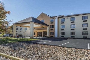 Hotel QUALITY INN & SUITES PITTSBURGH