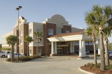 Hotel HOLIDAY INN EXPRESS & SUITES LUCEDALE