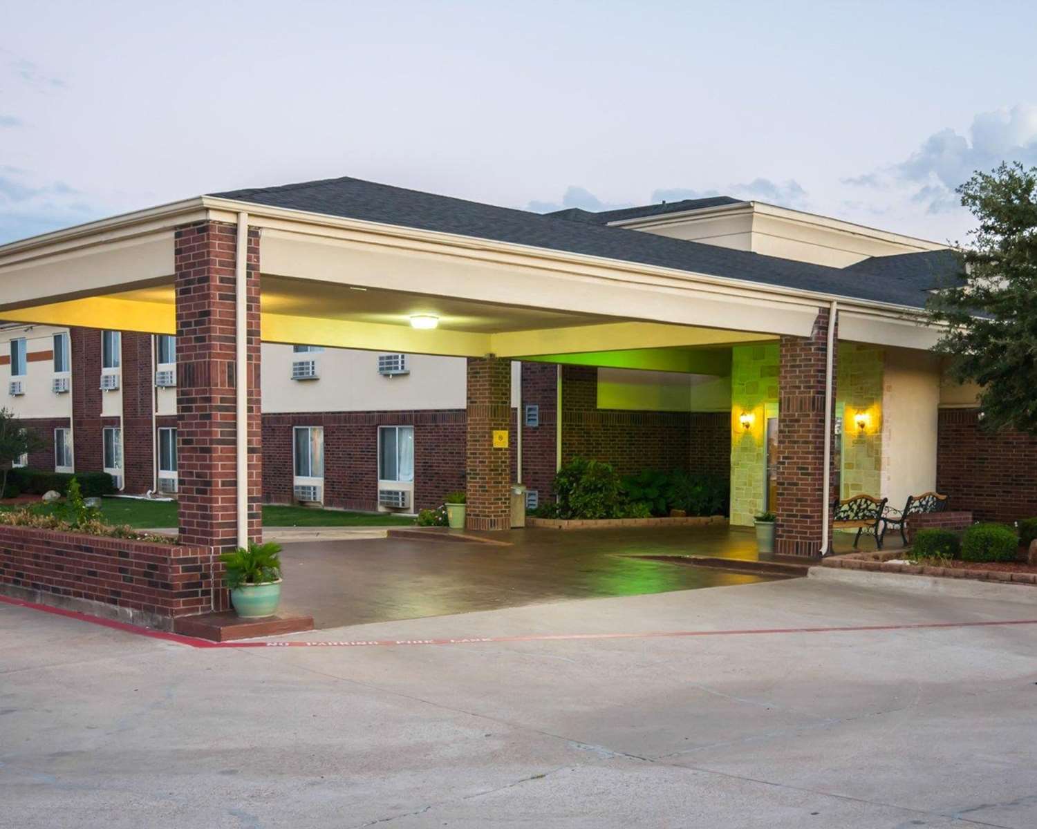 Hotel COMFORT INN & SUITES