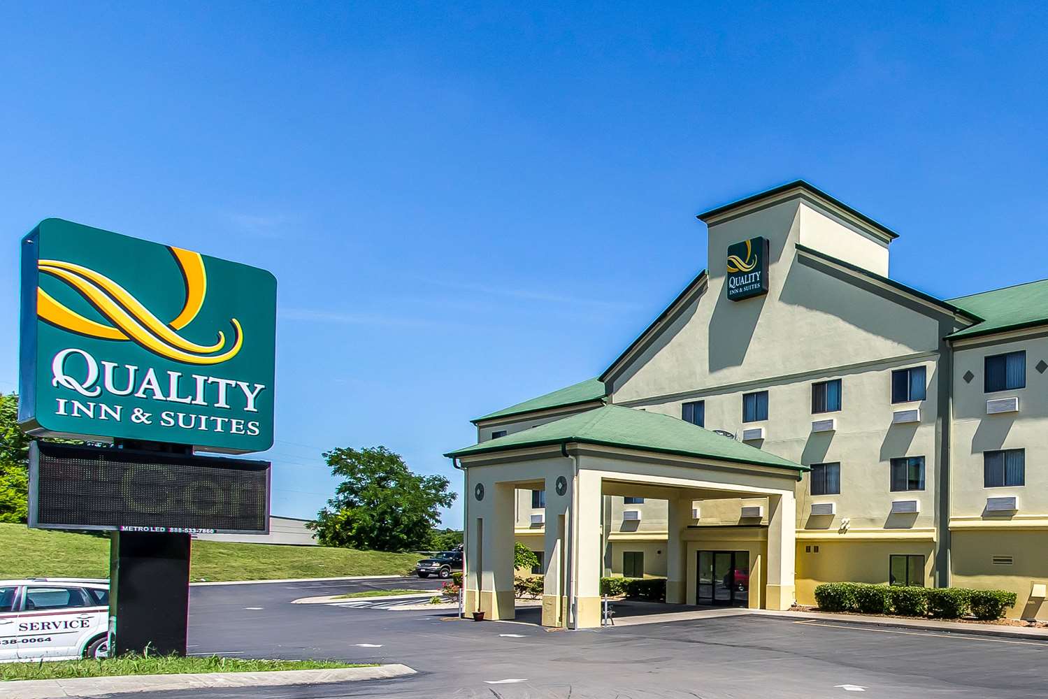 Hotel QUALITY INN & SUITES LA VERGNE