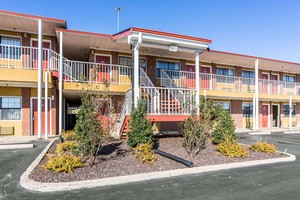 Hotel RODEWAY INN & SUITES