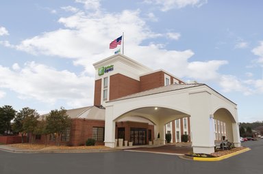 Hotel HOLIDAY INN EXPRESS FREDERICKSBURG SOUTHPOINT
