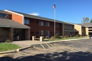 Hotel AMERICINN BY WYNDHAM FOREST LAKE