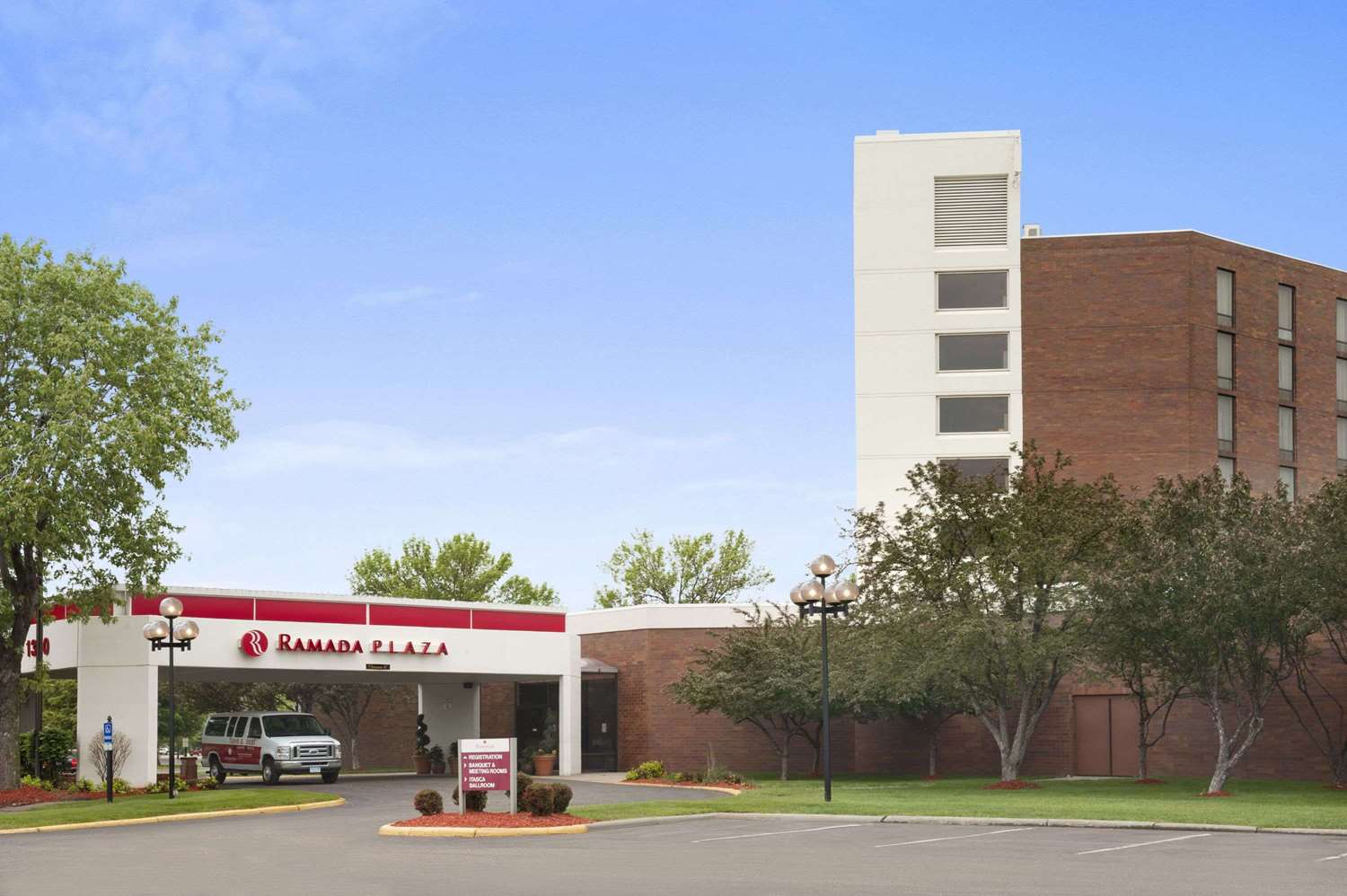 Hotel DELTA HOTELS MINNEAPOLIS NORTHEAST
