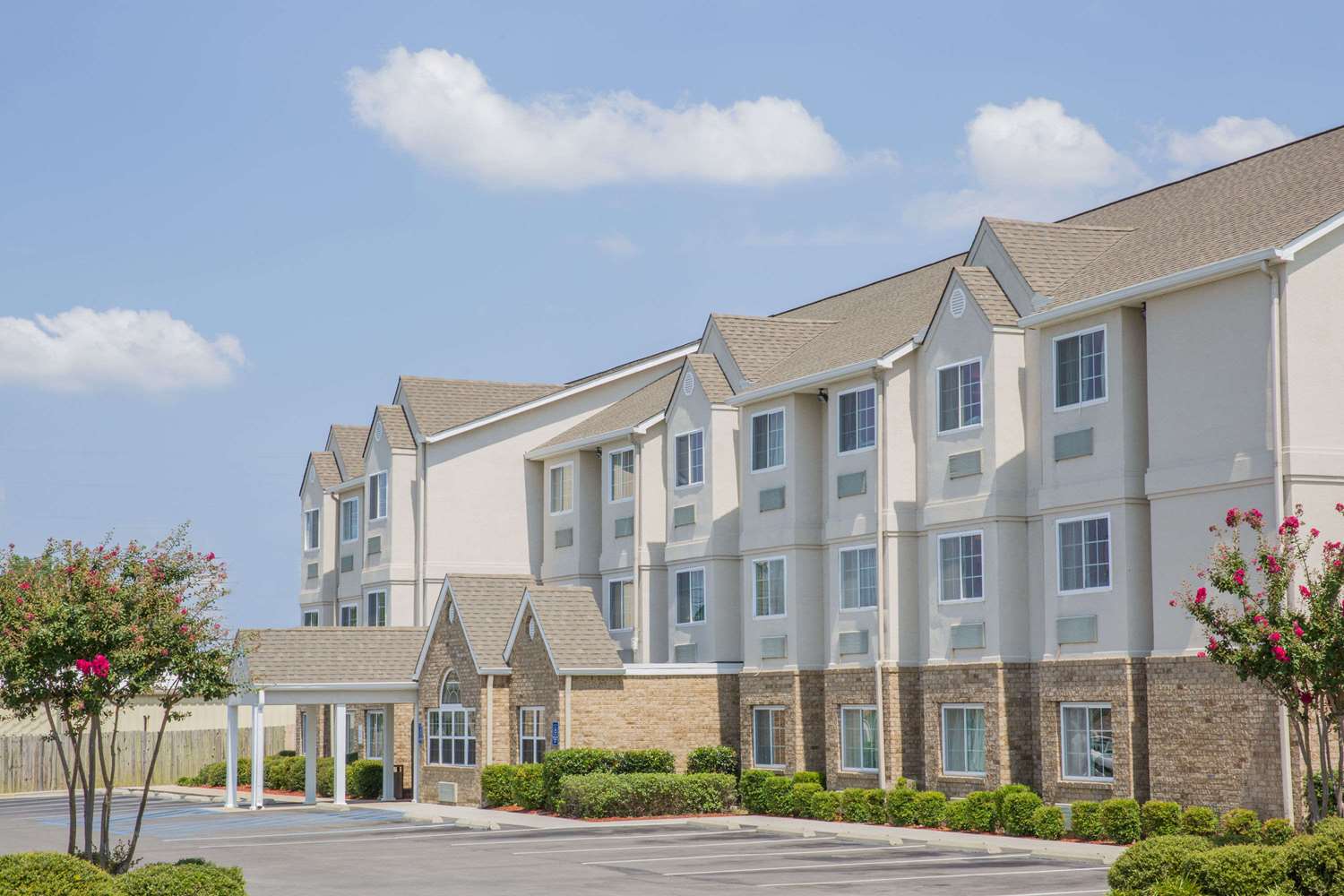 Hotel MICROTEL INN & SUITES BY WYNDHAM ALBERTVILLE
