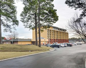 Hotel CLARION RESORT ON THE LAKE