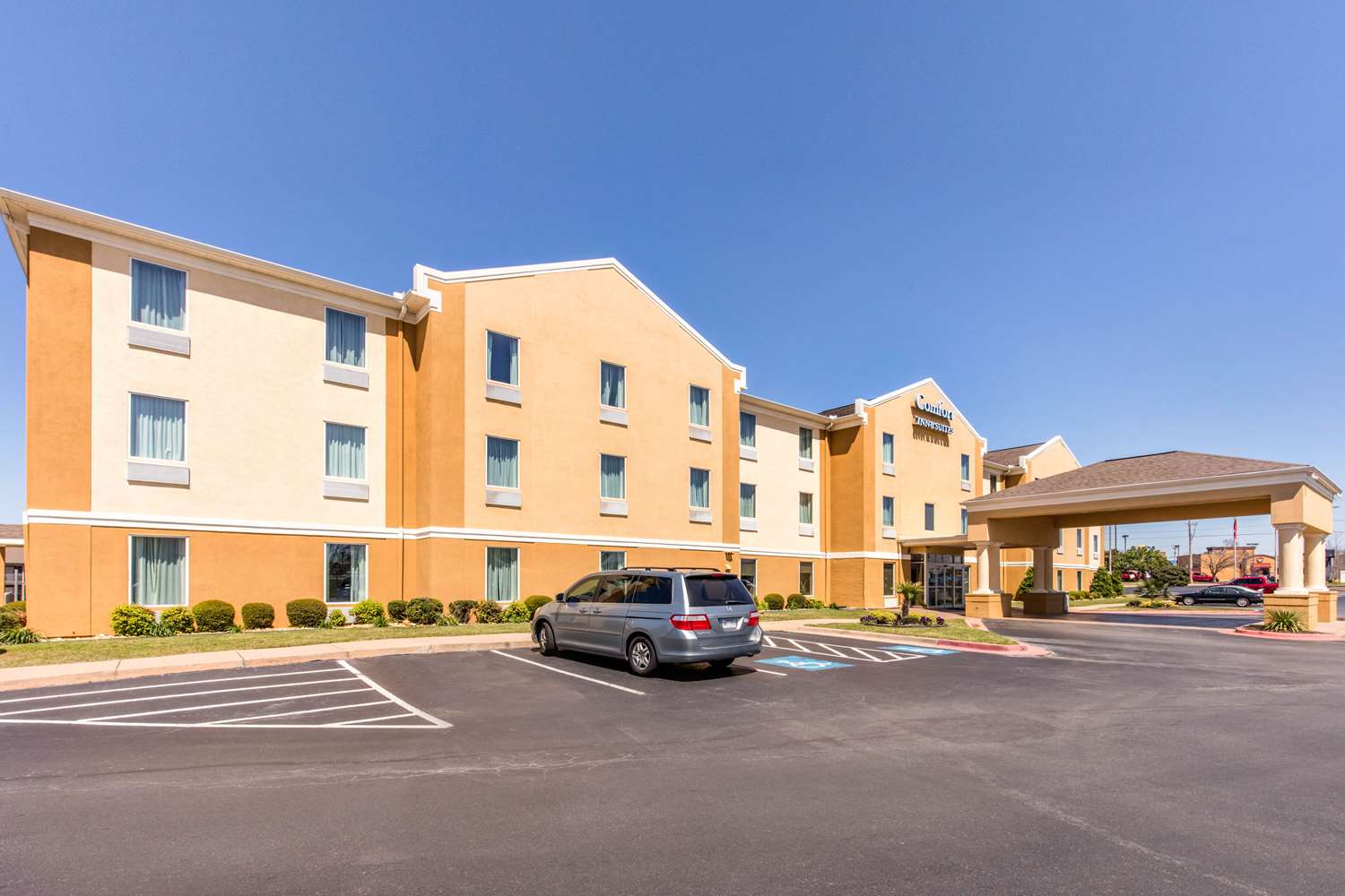 Hotel COMFORT INN & SUITES