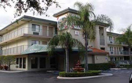 Hotel INN OF AMERICA  PALM BEACH GARDEN