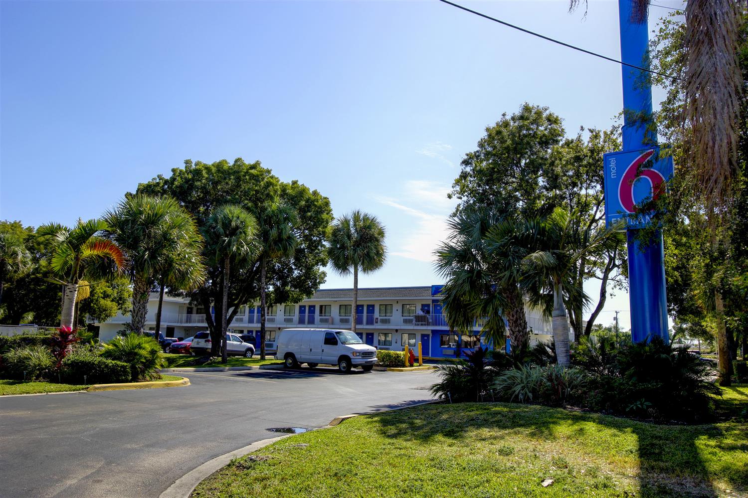 Hotel MOTEL 6 LANTANA